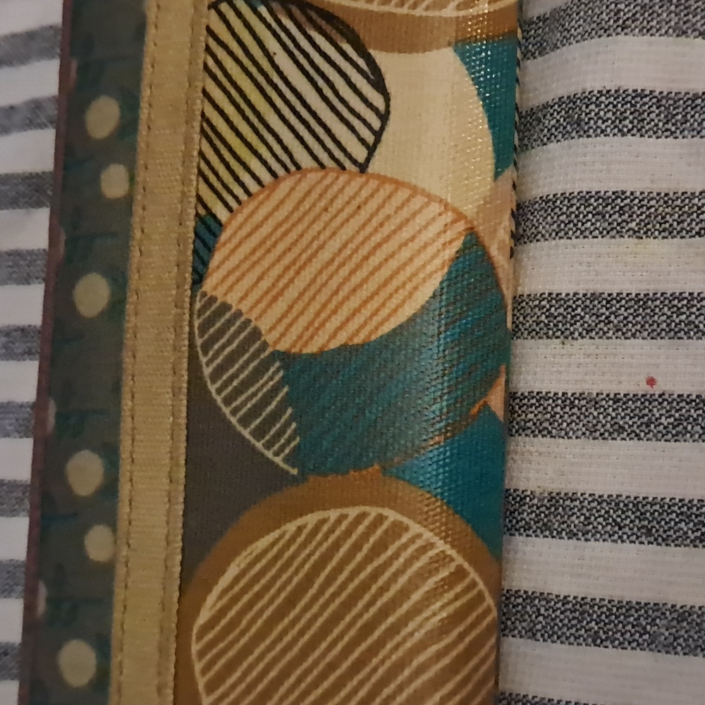 Colorful Fossil Wallet - Picture 3 of 7